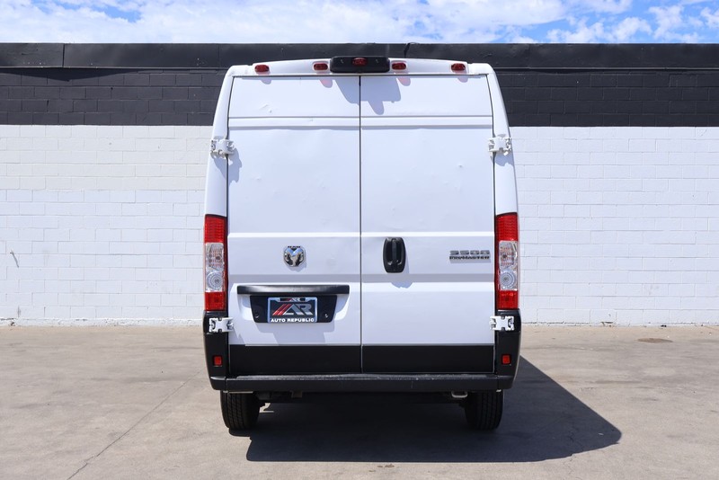 Ram ProMaster Cargo Van Vehicle Full-screen Gallery Image 06