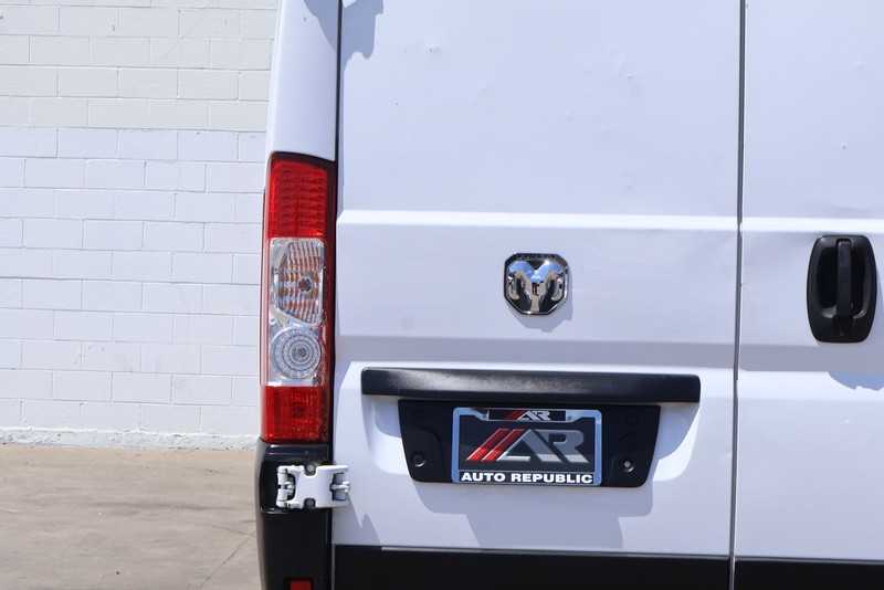 Ram ProMaster Cargo Van Vehicle Full-screen Gallery Image 07