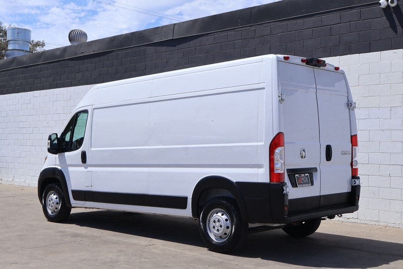 Ram ProMaster Cargo Van Vehicle Full-screen Gallery Image 11