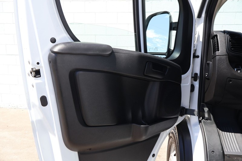 Ram ProMaster Cargo Van Vehicle Full-screen Gallery Image 17