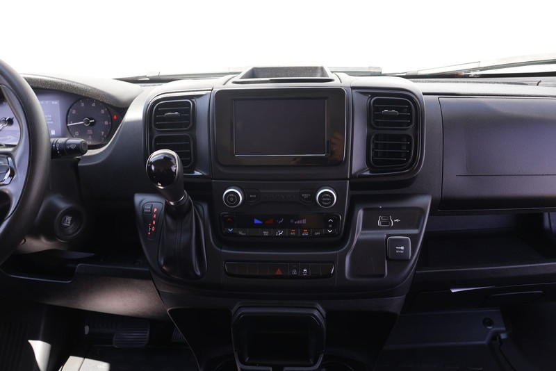 Ram ProMaster Cargo Van Vehicle Full-screen Gallery Image 23