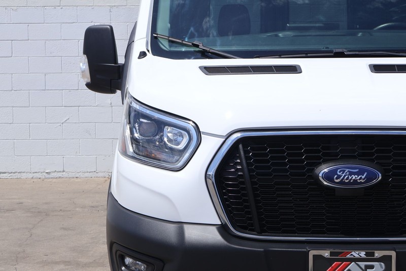 Ford Transit Cargo Van Vehicle Full-screen Gallery Image 04