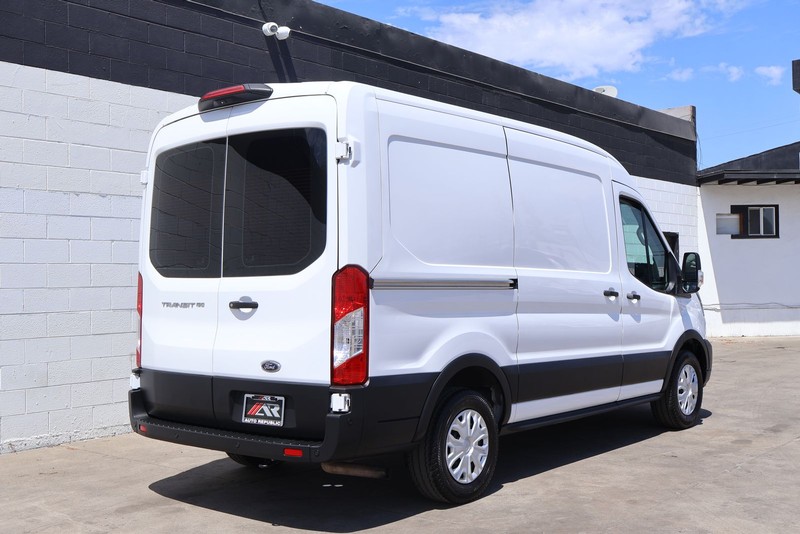 Ford Transit Cargo Van Vehicle Full-screen Gallery Image 05