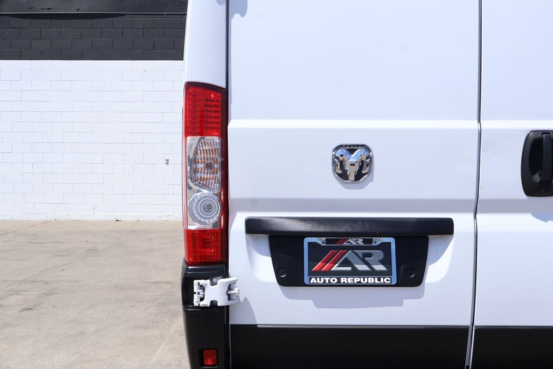 Ram ProMaster Cargo Van Vehicle Full-screen Gallery Image 07