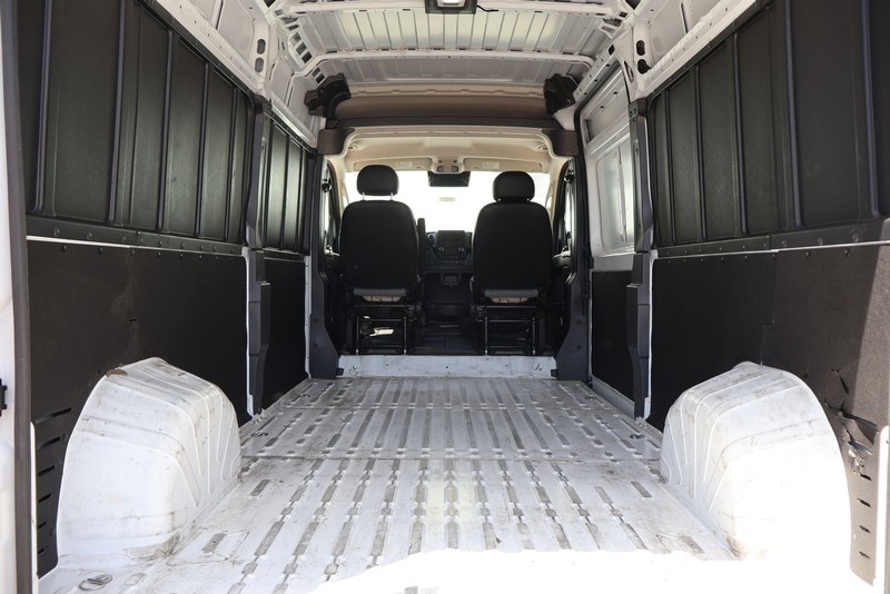 Ram ProMaster Cargo Van Vehicle Full-screen Gallery Image 08