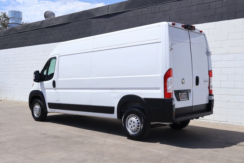Ram ProMaster Cargo Van Vehicle Full-screen Gallery Image 09