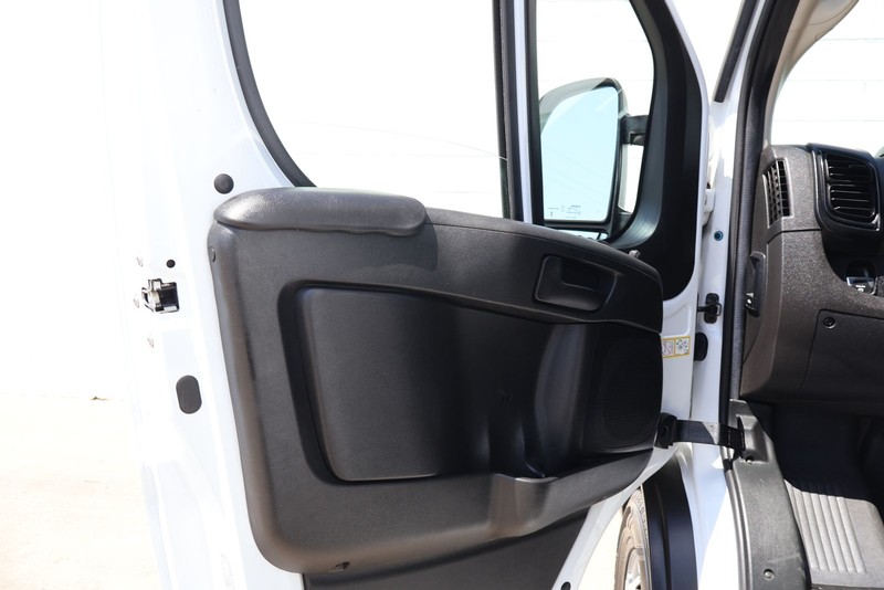 Ram ProMaster Cargo Van Vehicle Full-screen Gallery Image 15