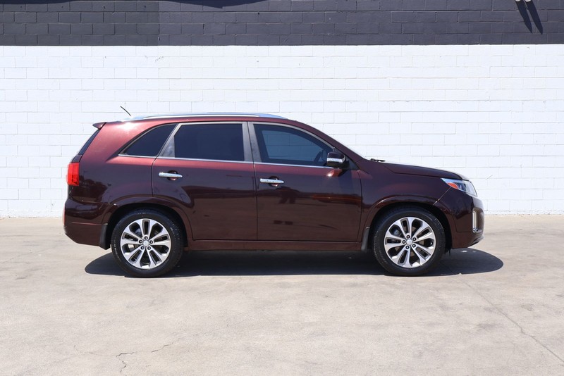 Kia Sorento Vehicle Full-screen Gallery Image 04