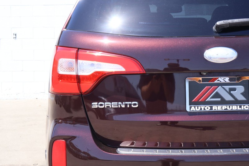 Kia Sorento Vehicle Full-screen Gallery Image 07