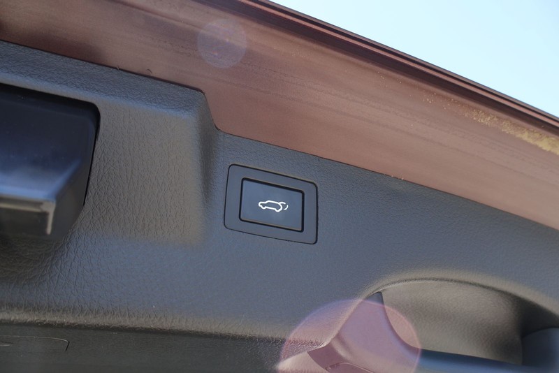Kia Sorento Vehicle Full-screen Gallery Image 09