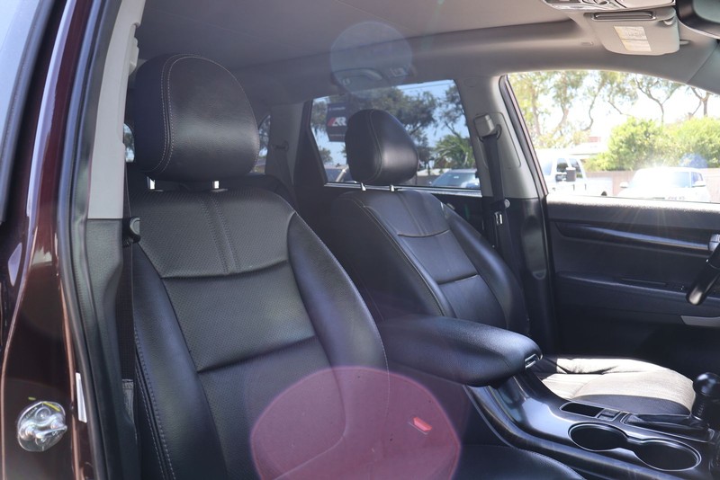 Kia Sorento Vehicle Full-screen Gallery Image 20