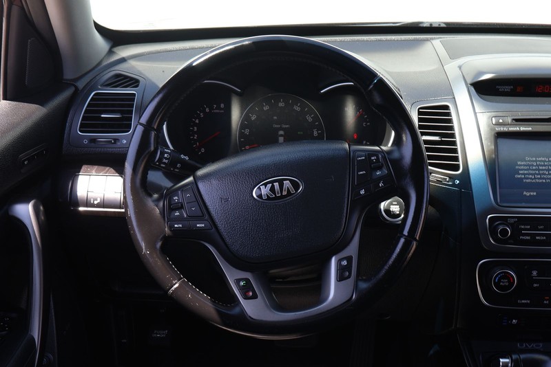 Kia Sorento Vehicle Full-screen Gallery Image 25