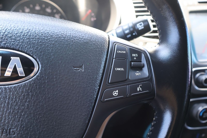 Kia Sorento Vehicle Full-screen Gallery Image 27