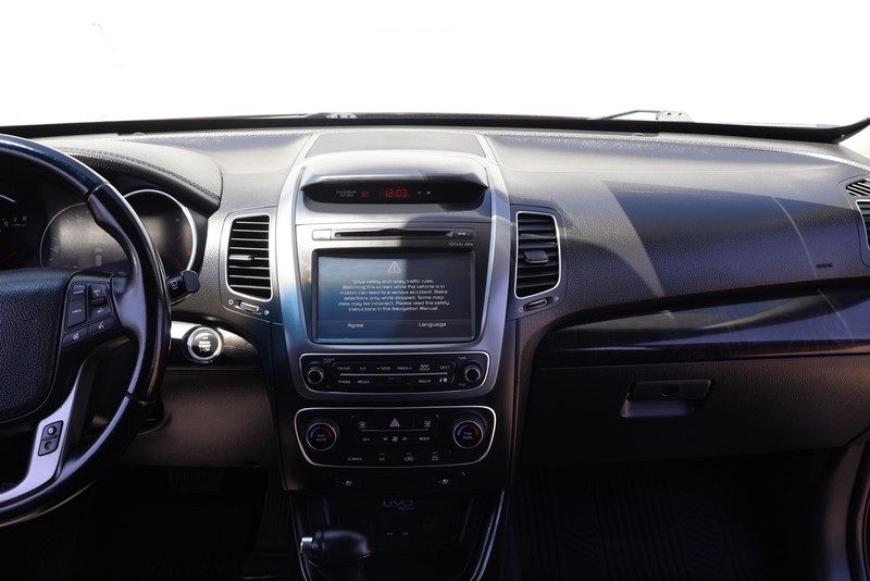Kia Sorento Vehicle Full-screen Gallery Image 28