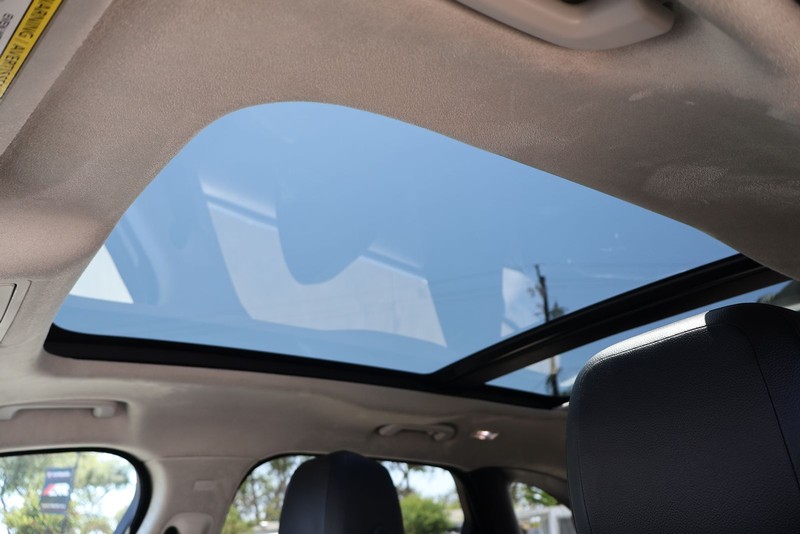 Kia Sorento Vehicle Full-screen Gallery Image 33