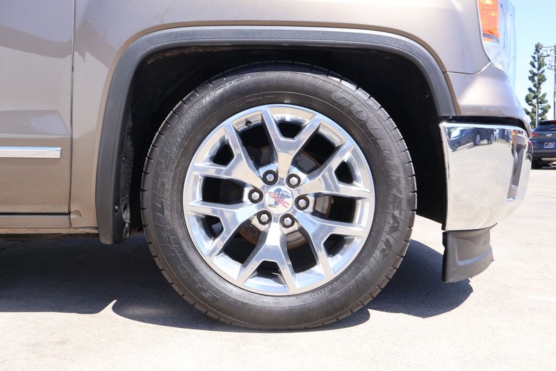 GMC Sierra 1500 Vehicle Full-screen Gallery Image 13