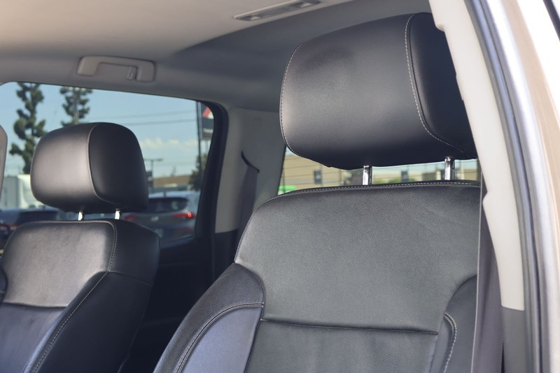 GMC Sierra 1500 Vehicle Full-screen Gallery Image 17