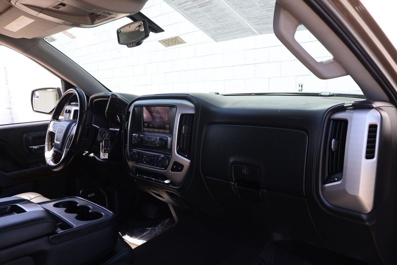 GMC Sierra 1500 Vehicle Full-screen Gallery Image 18