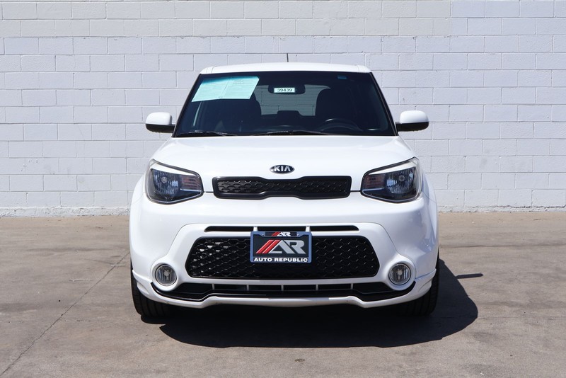 Kia Soul Vehicle Full-screen Gallery Image 02