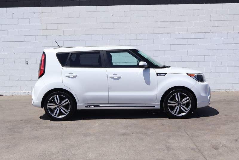 Kia Soul Vehicle Full-screen Gallery Image 04