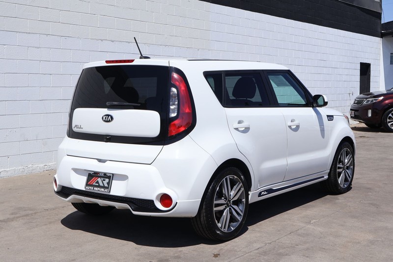 Kia Soul Vehicle Full-screen Gallery Image 05
