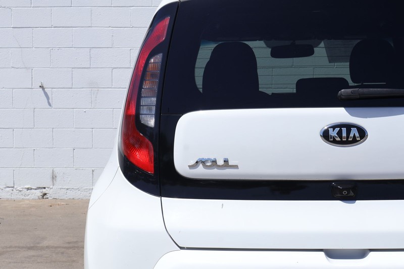 Kia Soul Vehicle Full-screen Gallery Image 07