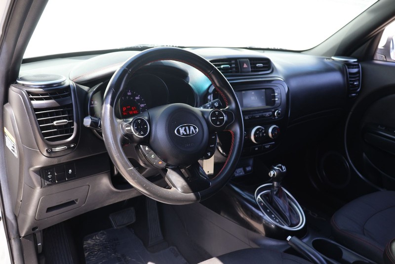 Kia Soul Vehicle Full-screen Gallery Image 15