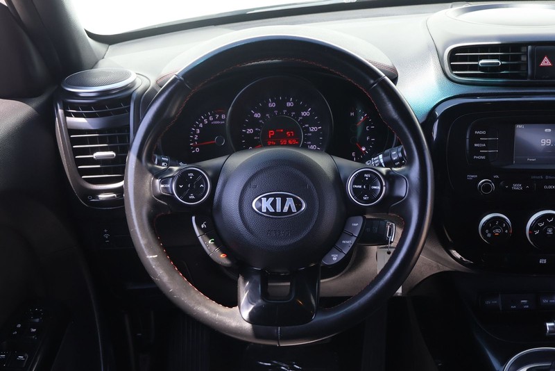Kia Soul Vehicle Full-screen Gallery Image 23
