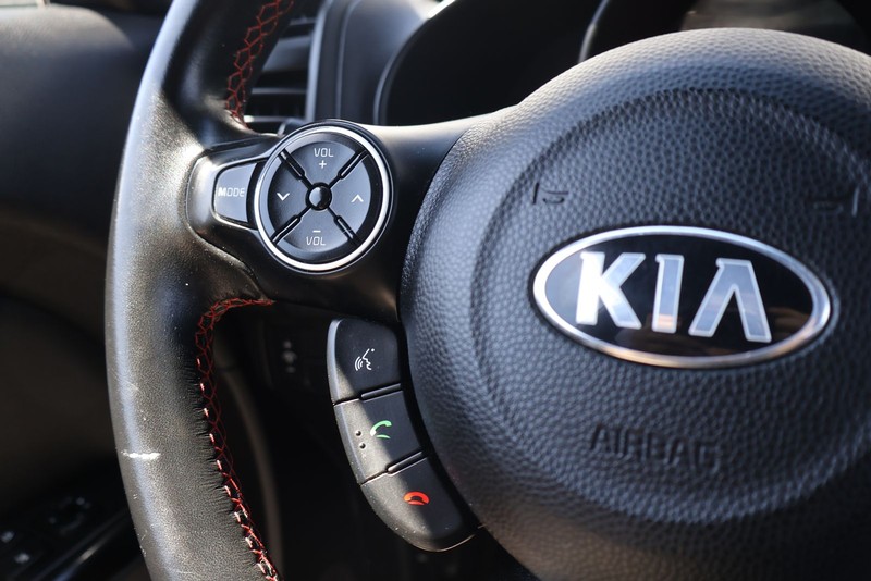 Kia Soul Vehicle Full-screen Gallery Image 24