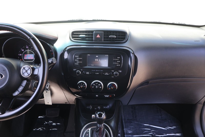 Kia Soul Vehicle Full-screen Gallery Image 26