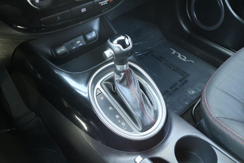 Kia Soul Vehicle Full-screen Gallery Image 29
