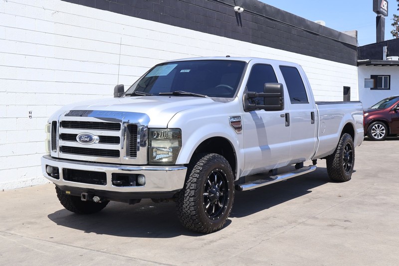 Ford Super Duty F-250 SRW Vehicle Full-screen Gallery Image 08