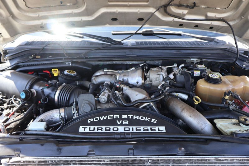 Ford Super Duty F-250 SRW Vehicle Full-screen Gallery Image 09