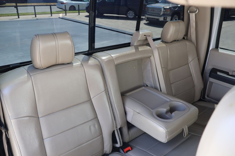Ford Super Duty F-250 SRW Vehicle Full-screen Gallery Image 16