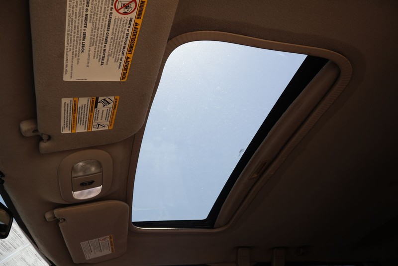 Ford Super Duty F-250 SRW Vehicle Full-screen Gallery Image 25