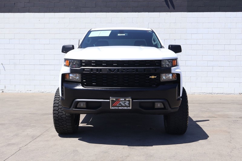 Chevrolet Silverado 1500 Vehicle Full-screen Gallery Image 02