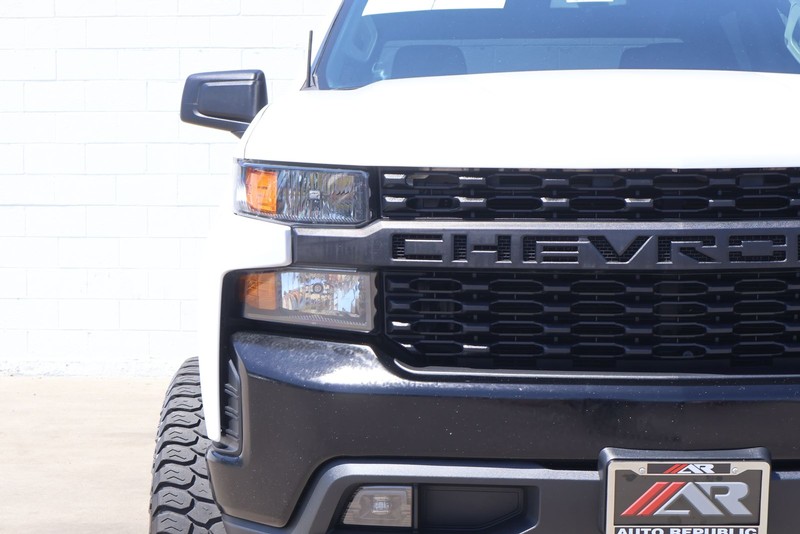 Chevrolet Silverado 1500 Vehicle Full-screen Gallery Image 03