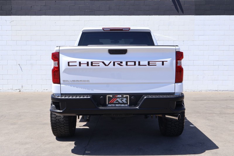 Chevrolet Silverado 1500 Vehicle Full-screen Gallery Image 06