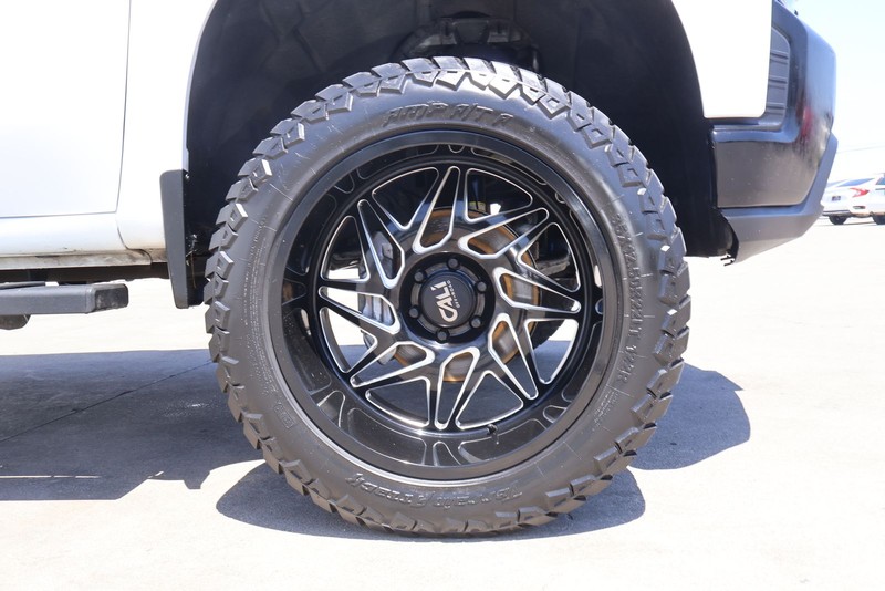 Chevrolet Silverado 1500 Vehicle Full-screen Gallery Image 13