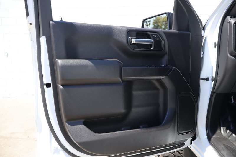 Chevrolet Silverado 1500 Vehicle Full-screen Gallery Image 14