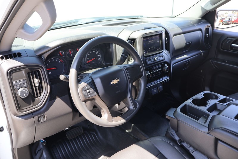 Chevrolet Silverado 1500 Vehicle Full-screen Gallery Image 15