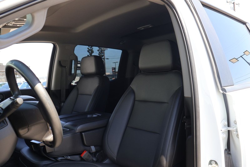 Chevrolet Silverado 1500 Vehicle Full-screen Gallery Image 16