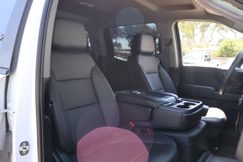 Chevrolet Silverado 1500 Vehicle Full-screen Gallery Image 19