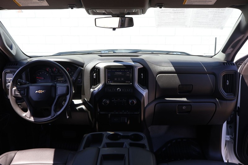 Chevrolet Silverado 1500 Vehicle Full-screen Gallery Image 21