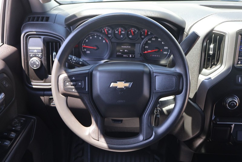 Chevrolet Silverado 1500 Vehicle Full-screen Gallery Image 23