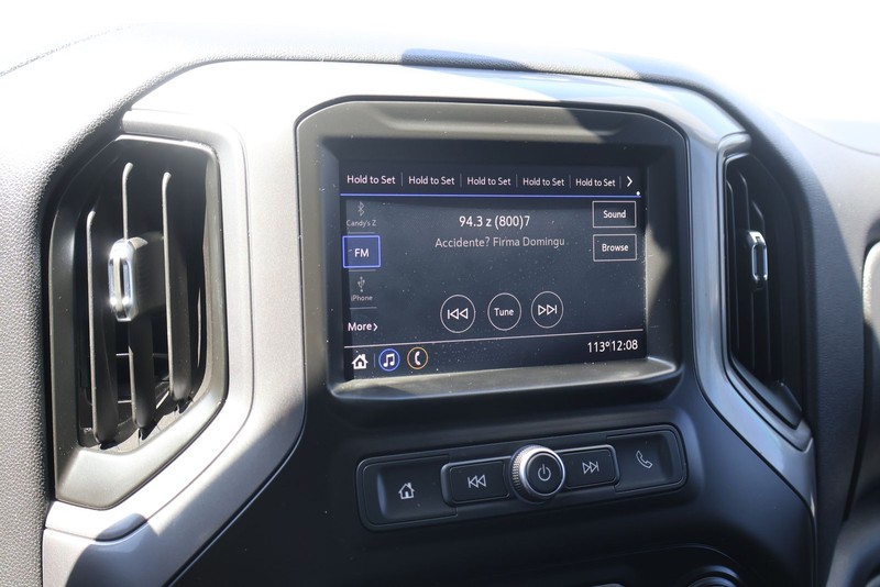 Chevrolet Silverado 1500 Vehicle Full-screen Gallery Image 27