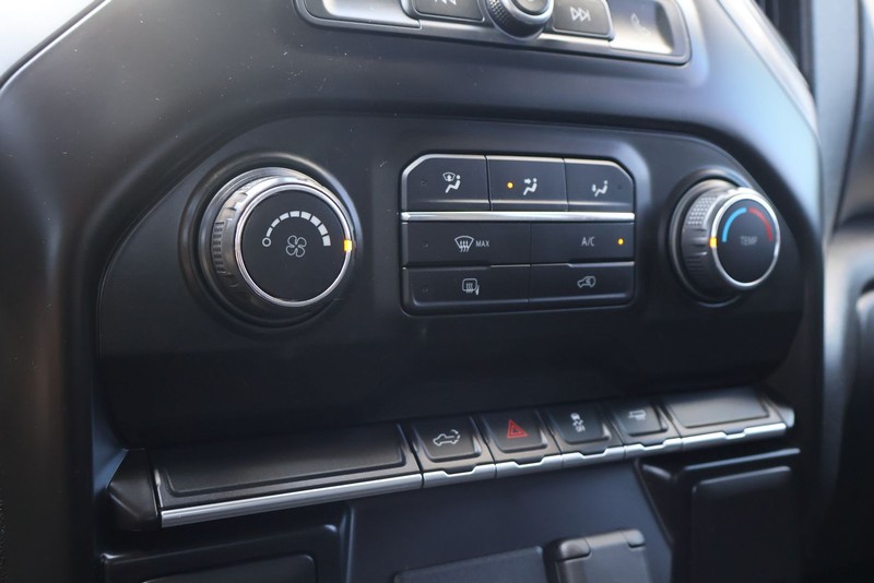 Chevrolet Silverado 1500 Vehicle Full-screen Gallery Image 29