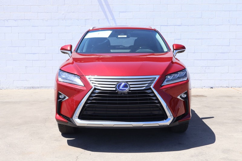 Lexus RX Vehicle Full-screen Gallery Image 02