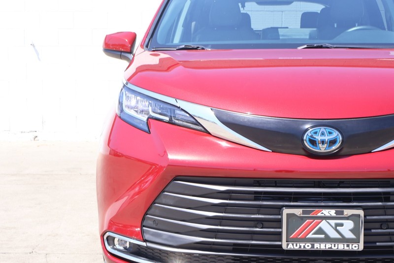 Toyota Sienna Vehicle Full-screen Gallery Image 03