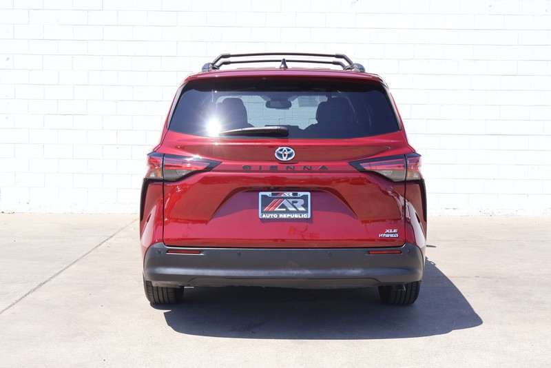 Toyota Sienna Vehicle Full-screen Gallery Image 06